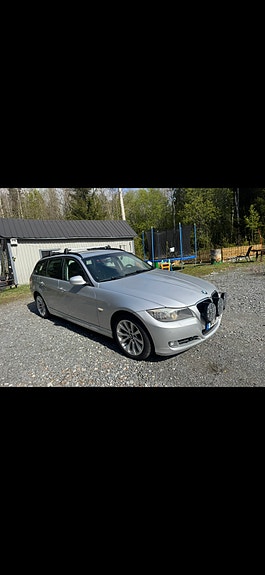 BMW 320d 2 of 5