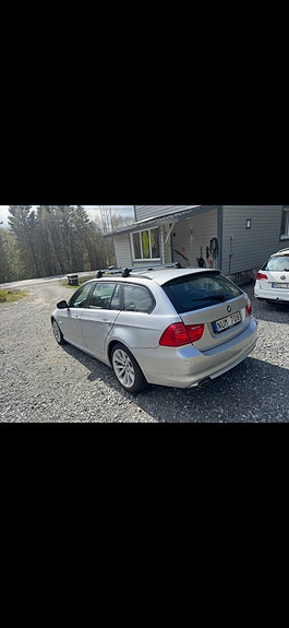 BMW 320d 4 of 5