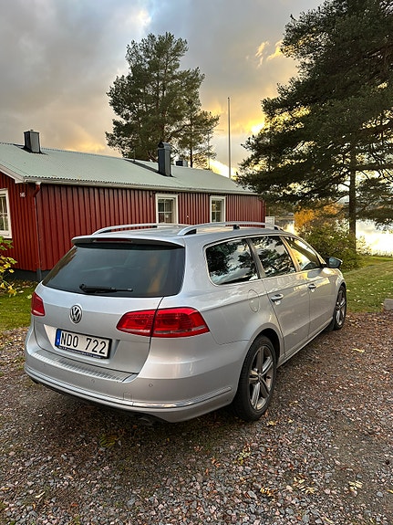 Volkswagen Passat 2 of 6