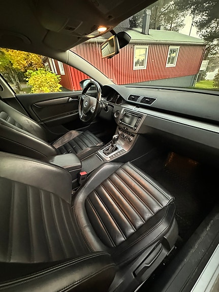 Volkswagen Passat 5 of 6
