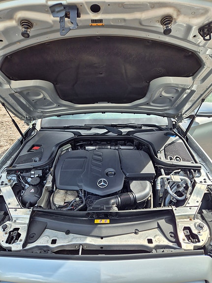 Mercedes-Benz E220 d 14 of 14