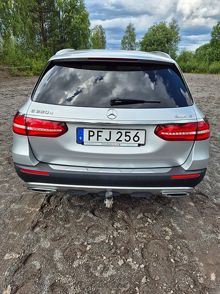 Mercedes-Benz E220 d 4 of 14