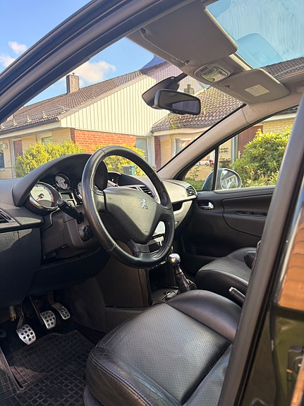 Peugeot 207 8 of 12