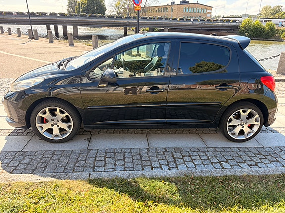 Peugeot 207 2 of 12