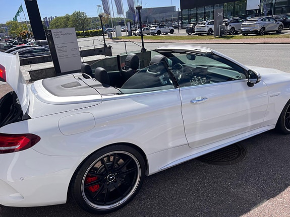 Mercedes-Benz C63 2 of 13