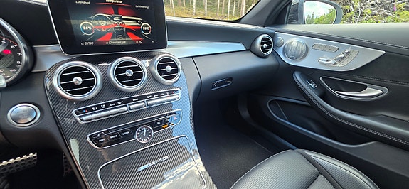 Mercedes-Benz C63 7 of 13