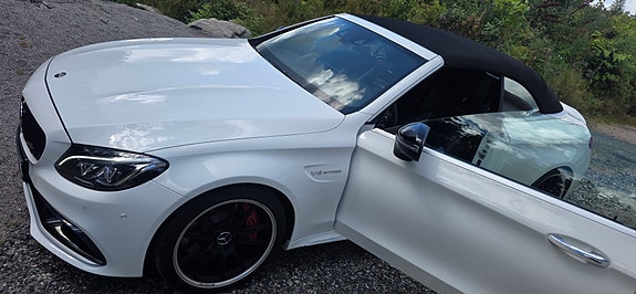 Mercedes-Benz C63 9 of 13