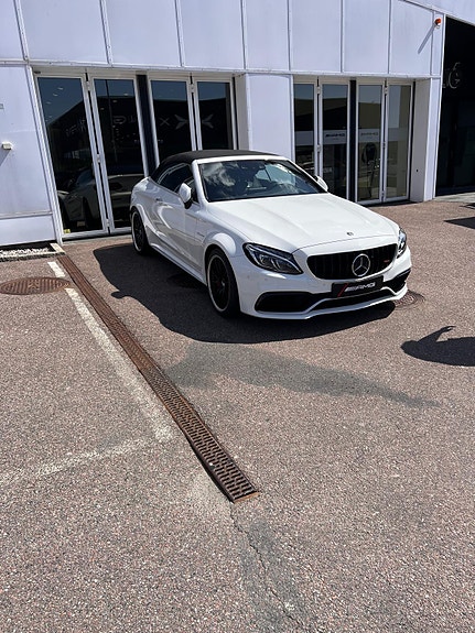 Mercedes-Benz C63 12 of 13