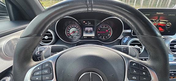 Mercedes-Benz C63 10 of 13