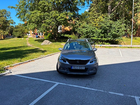 Peugeot 2008 2 of 10