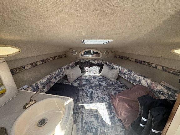Sea Ray sundancer 240 fullutrustad!!!ny motor o drev o bogpr 9 of 12