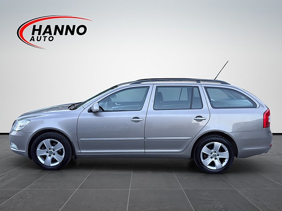 Skoda Octavia 2 of 30