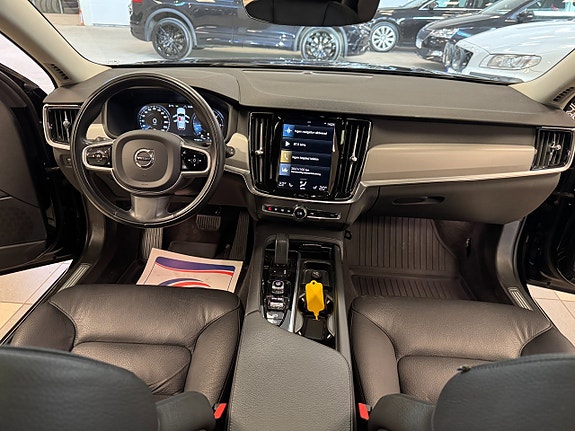 Volvo V90 8 of 23