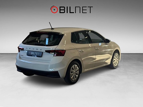 Skoda Fabia 2 of 17