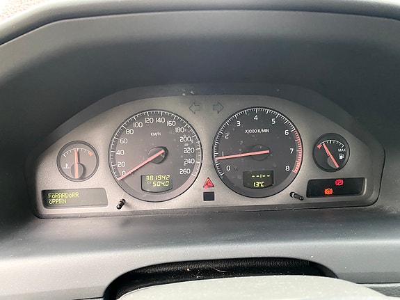 Volvo XC70 4 of 5