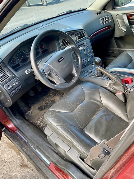 Volvo XC70 3 of 5