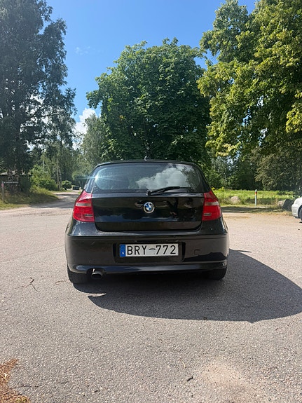 BMW 118d 5 of 11