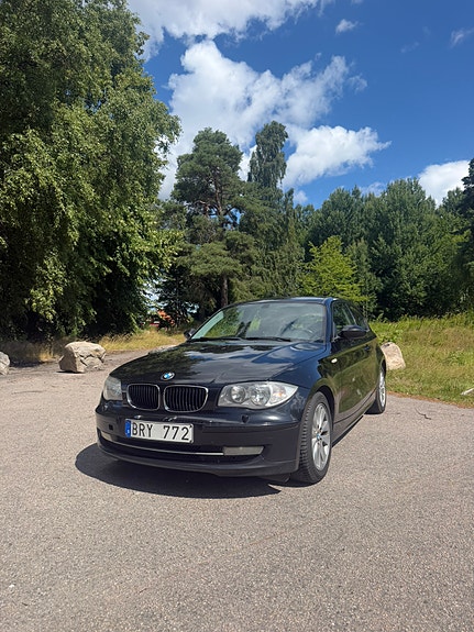 BMW 118d 2 of 11