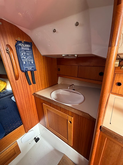 S/Y Luna 9 of 12