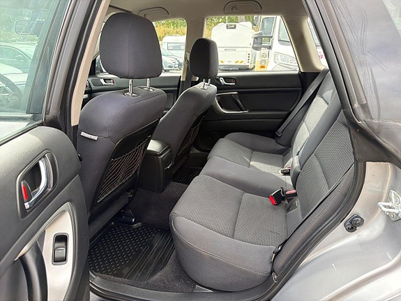Subaru Outback 22 of 23