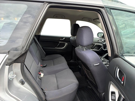 Subaru Outback 10 of 23