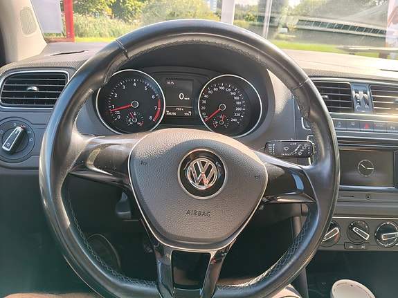 Volkswagen Polo 10 of 12