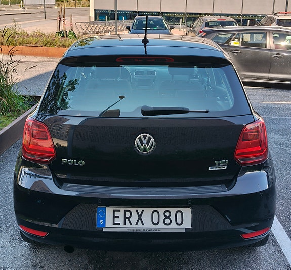 Volkswagen Polo 2 of 12