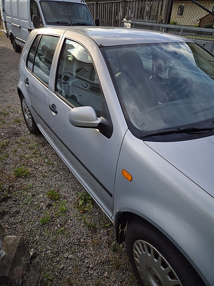 Volkswagen Golf IV 2 of 7