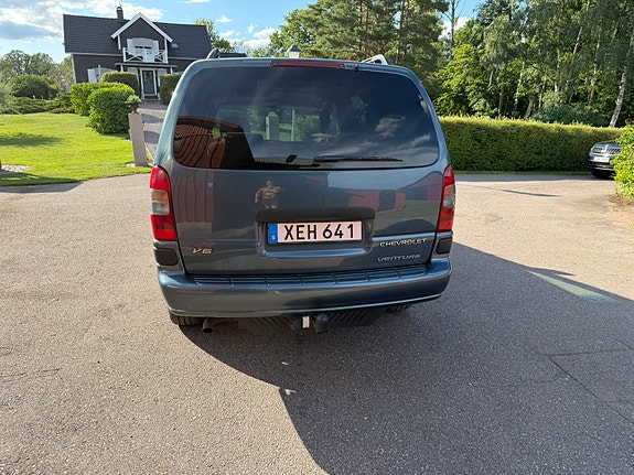 Chevrolet Venture 8 of 26