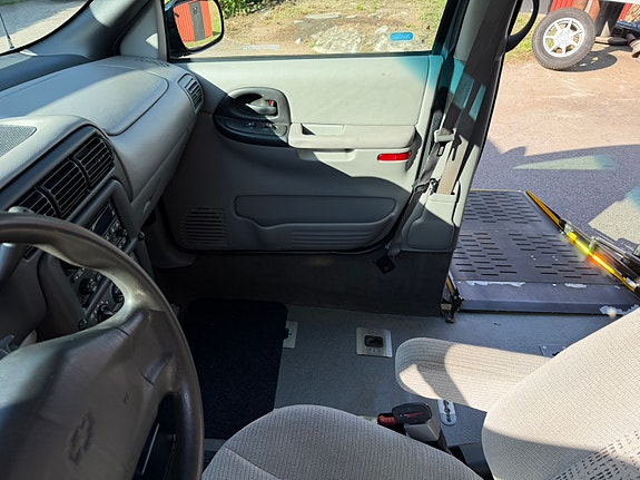 Chevrolet Venture 19 of 26
