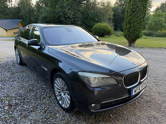 BMW 740d 4 of 16