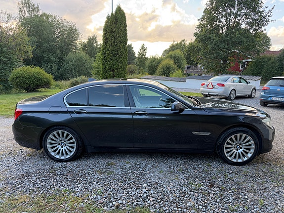 BMW 740d 6 of 16