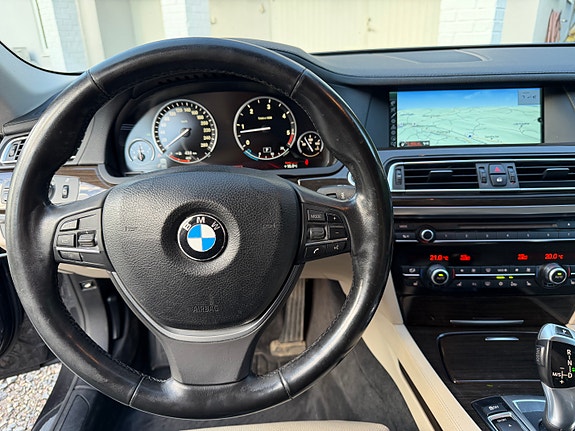 BMW 740d 10 of 16