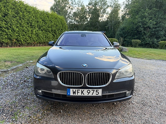 BMW 740d 3 of 16