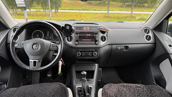 Volkswagen Tiguan 2 of 11