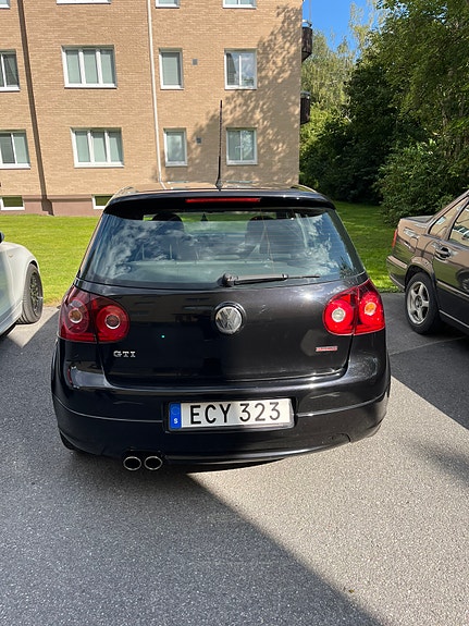 Volkswagen Golf V 5 of 9