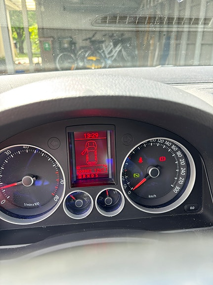 Volkswagen Golf V 9 of 9
