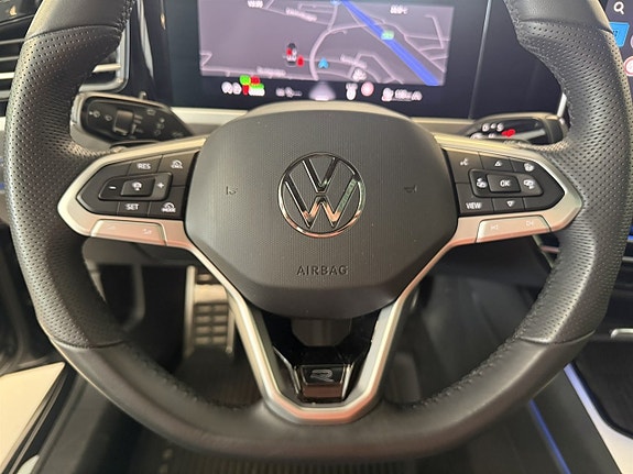 Volkswagen Passat 15 of 23