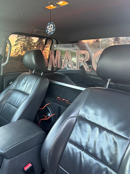Volkswagen Amarok 6 of 8