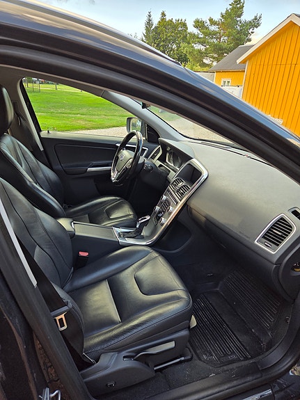 Volvo XC60 4 of 6