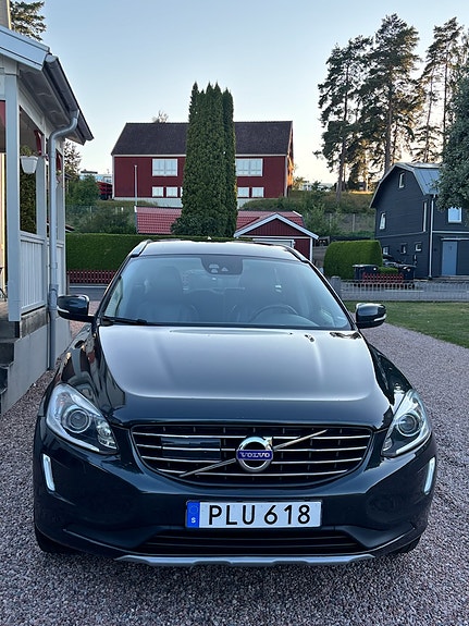 Volvo XC60 2 of 6
