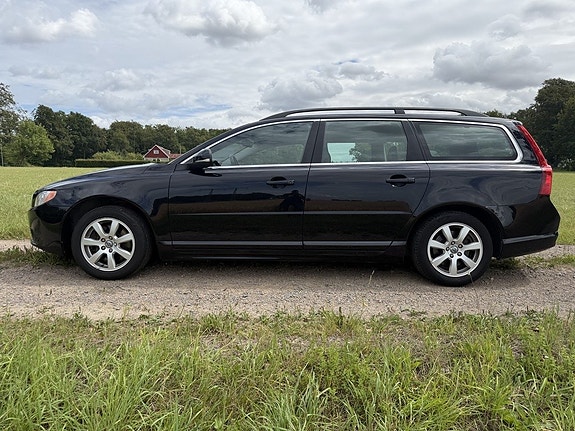 Volvo V70 4 of 12