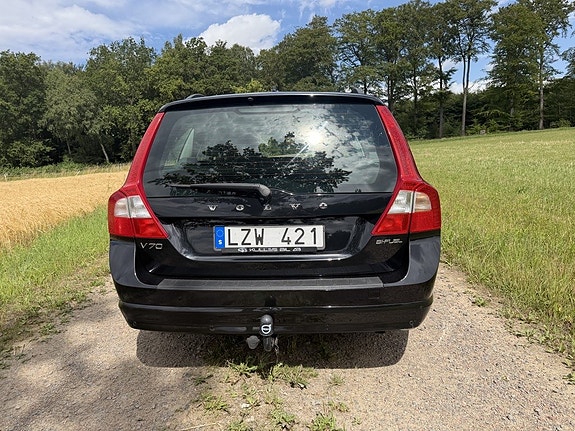 Volvo V70 7 of 12