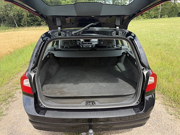 Volvo V70 9 of 12
