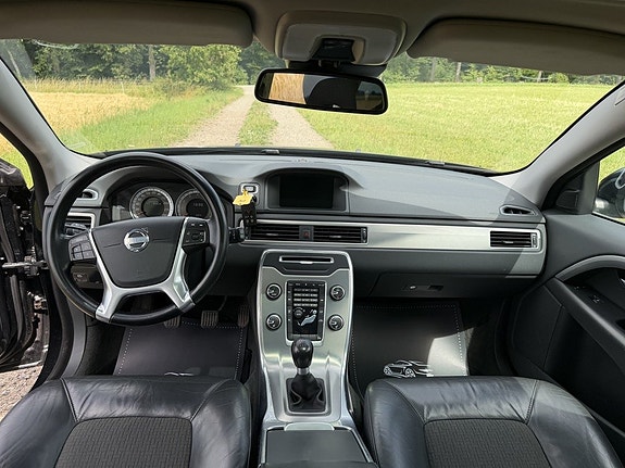 Volvo V70 10 of 12