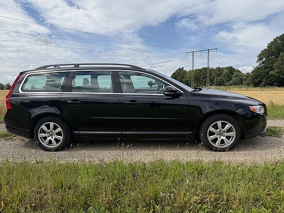 Volvo V70 5 of 12