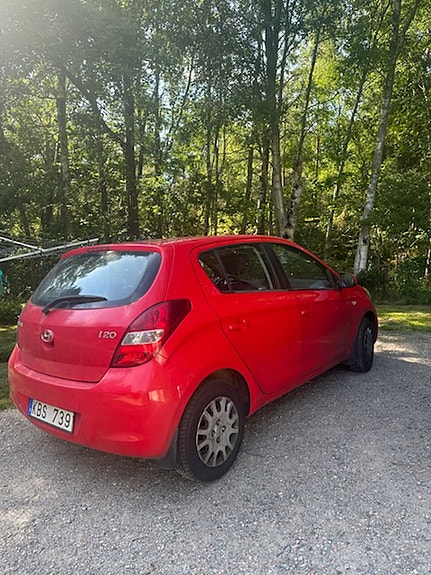 Hyundai i20 2 of 7