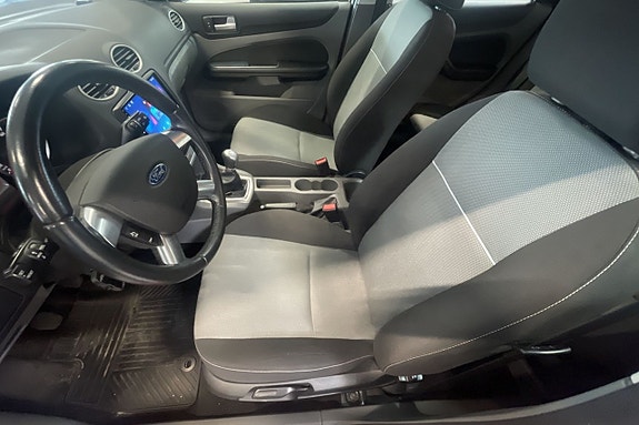 Ford Focus 7 of 14