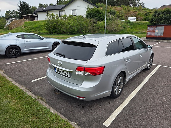 Toyota Avensis 4 of 4