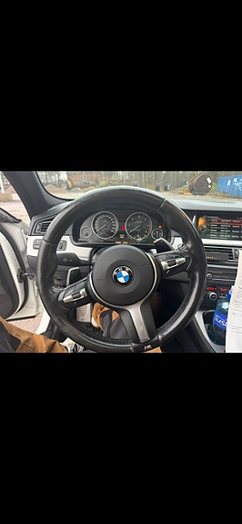 BMW 520d 4 of 5